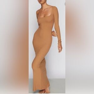 Skims soft lounge shimmer long sleeve dress in camel foil size medium